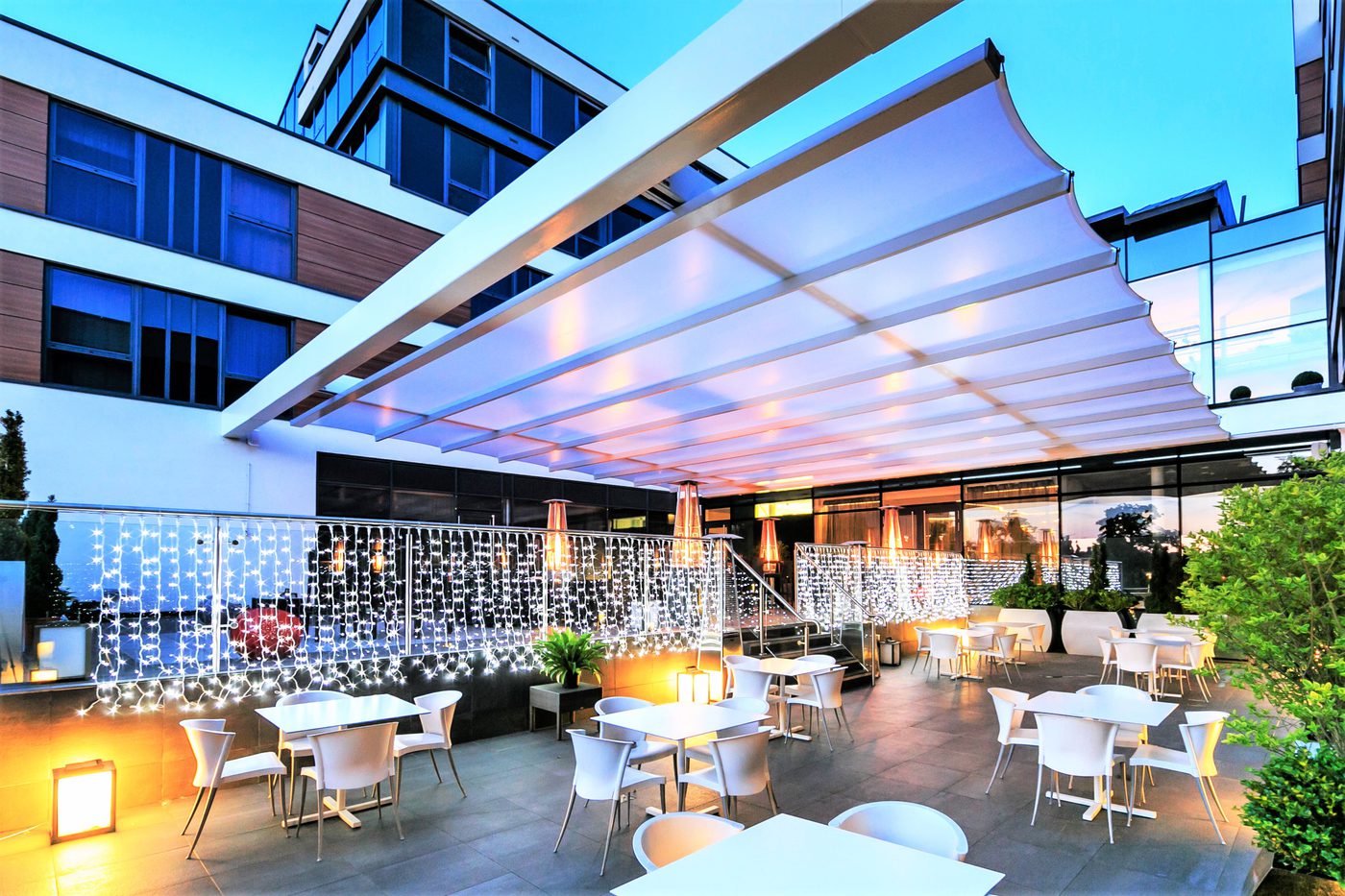 En-fold retractable roofs can also be a good alternative to PRATIC